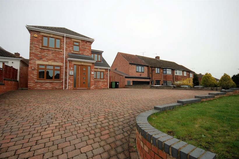 Golf Lane, Leamington Spa 4 bed detached house to rent - £1,895 pcm (£437 pw)