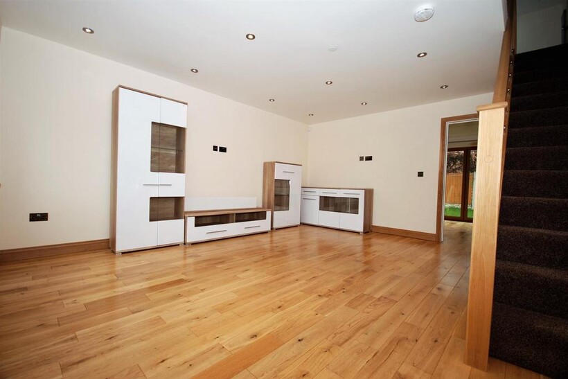 Golf Lane, Leamington Spa 4 bed detached house to rent - £1,895 pcm (£437 pw)