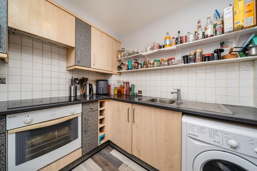 Church Road, London W3 2 bed flat to rent - £1,846 pcm (£426 pw)