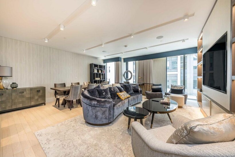 Cork Street, London W1S 3 bed flat to rent - £14,733 pcm (£3,400 pw)