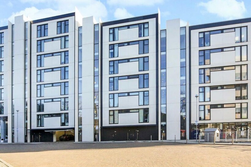 Colonial Drive, London W4 1 bed flat to rent - £3,497 pcm (£807 pw)