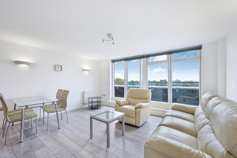 Ammonite House, Stratford, E15 2 bed apartment to rent - £1,998 pcm (£461 pw)