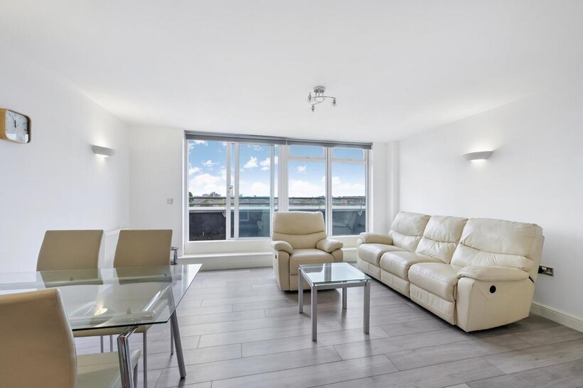 Ammonite House, Stratford, E15 2 bed apartment to rent - £1,998 pcm (£461 pw)