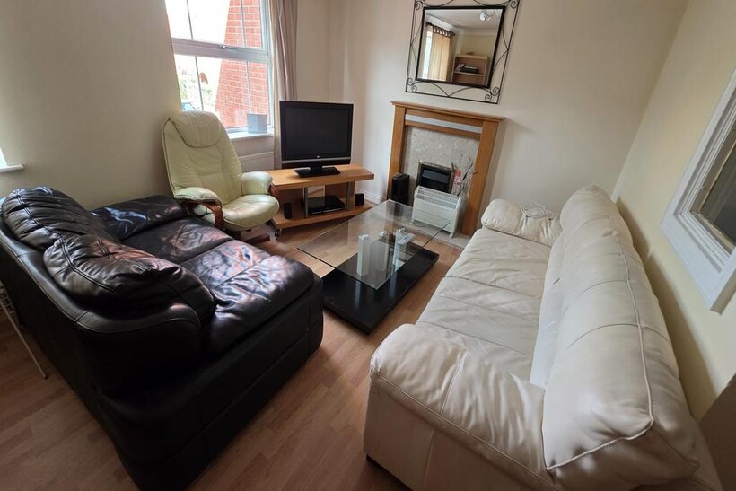 New Barns Avenue, Manchester M21 1 bed in a house share to rent - £725 pcm (£167 pw)
