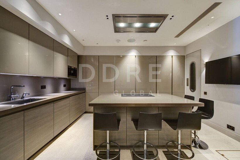 Princes Gate, London, SW7 5 bed apartment to rent - £47,667 pcm (£11,000 pw)