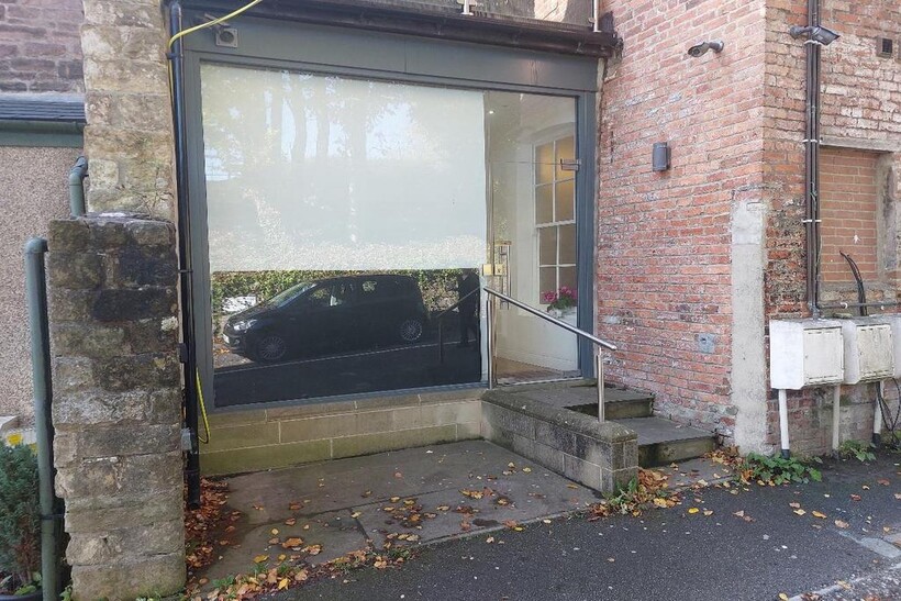 3 The Quadrant, Buxton Property to rent - £350 pcm (£81 pw)