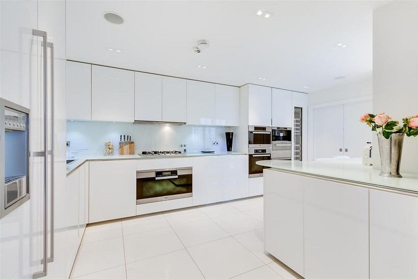 Sheffield Terrace, Kensington, W8 7 bed house to rent - £21,450 pcm (£4,950 pw)