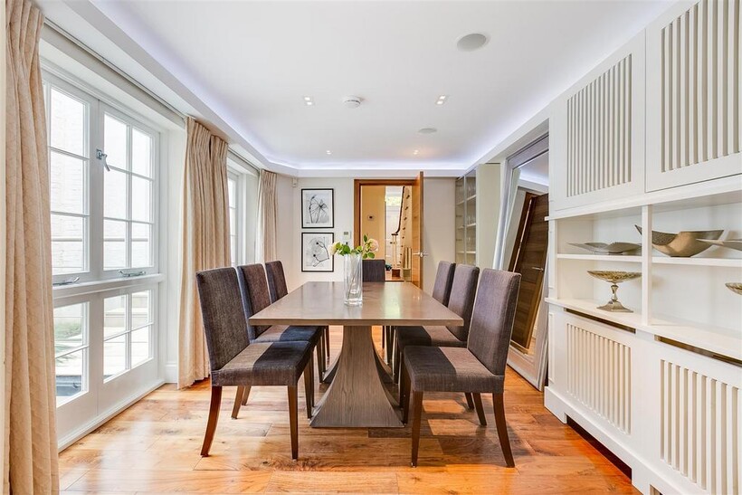 Sheffield Terrace, Kensington, W8 7 bed house to rent - £21,450 pcm (£4,950 pw)