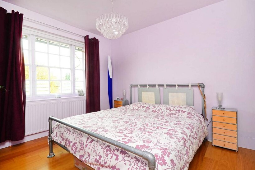 Swinburne Road, Putney, London, SW15 3 bed semi-detached house to rent - £2,795 pcm (£645 pw)