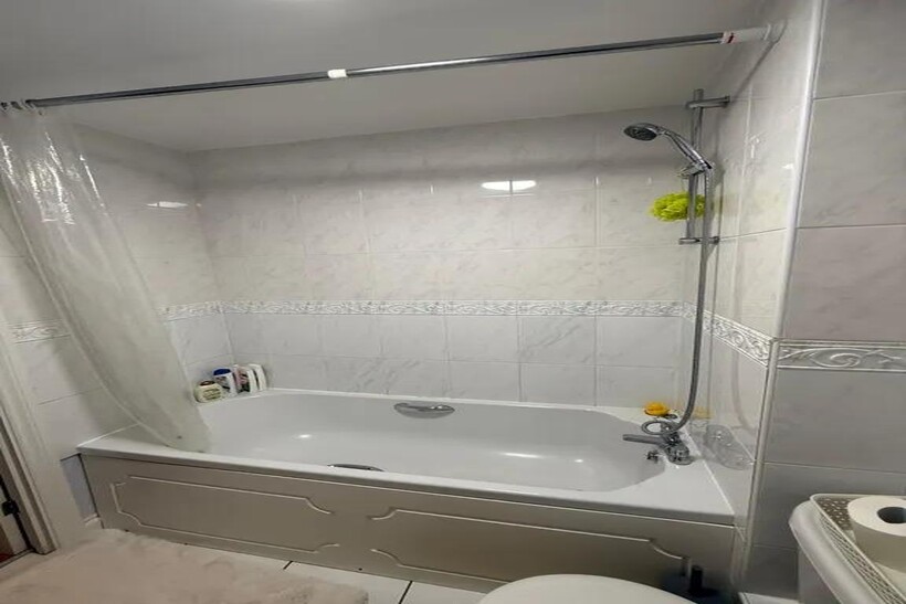 Hume Way, Ruislip HA4 3 bed flat to rent - £2,150 pcm (£496 pw)