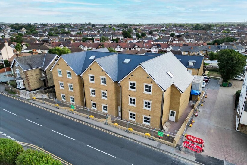 Milton Mount, Old Road East... 2 bed apartment to rent - £1,575 pcm (£363 pw)