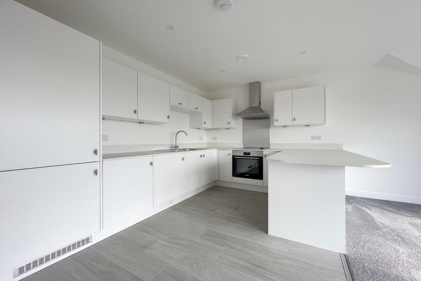 Milton Mount, Old Road East... 2 bed apartment to rent - £1,575 pcm (£363 pw)