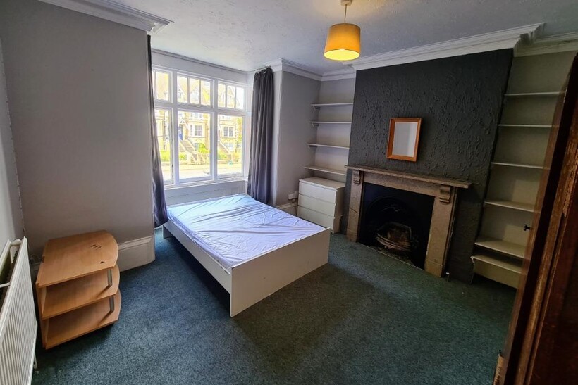 Elysium Terrace, Northampton NN2 1 bed in a house share to rent - £539 pcm (£124 pw)