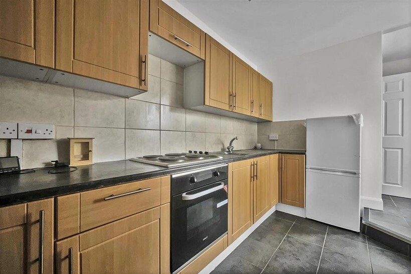 Albany Road, Coventry, CV5 2 bed flat to rent - £925 pcm (£213 pw)