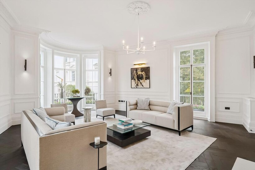 West Halkin Street, London, SW1X 5 bed house to rent - £36,183 pcm (£8,350 pw)