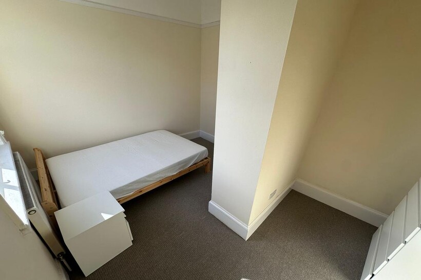441 High Street, Cheltenham GL50 1 bed in a house share to rent - £460 pcm (£106 pw)