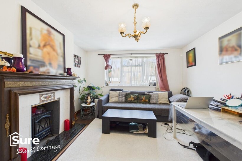 Haydon Close, London, Greater London... 2 bed maisonette to rent - £1,775 pcm (£410 pw)