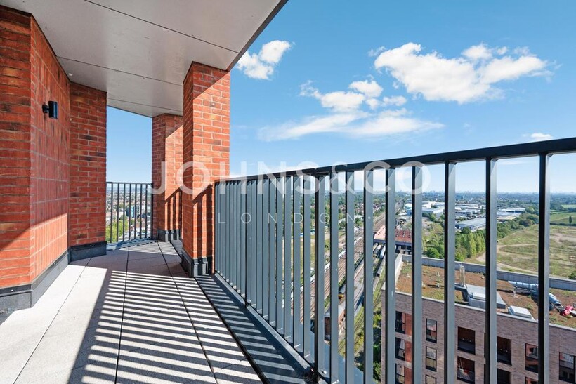 Ashwell House, Healum Avenue... 2 bed apartment to rent - £1,998 pcm (£461 pw)