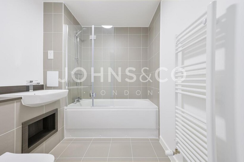 Vista Heights, Bermondsey Heights... 1 bed flat to rent - £1,998 pcm (£461 pw)