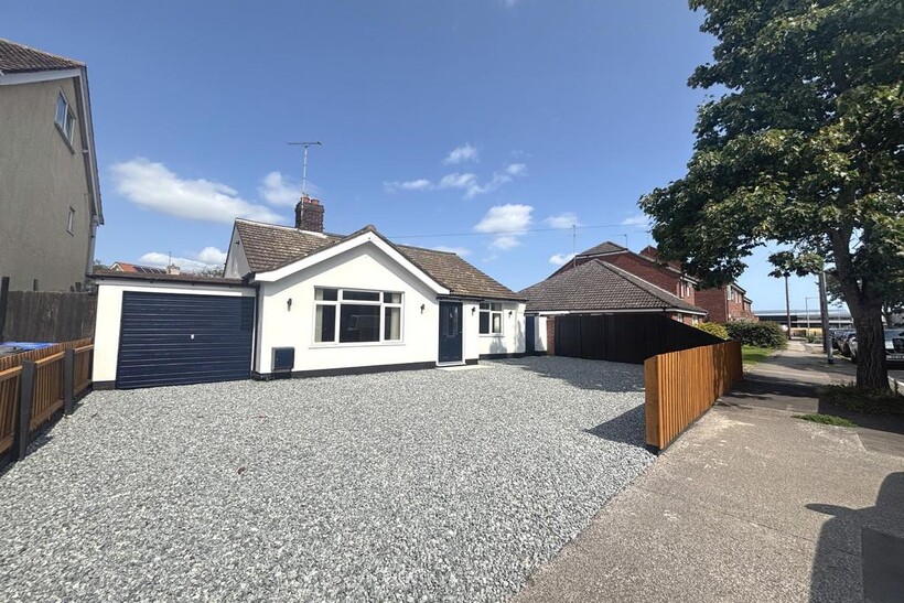 4 bed detached house to rent Durban Road, Lowesto