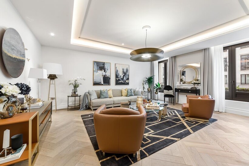 Chelsea Barracks, Belgravia, London... 2 bed flat to rent - £21,450 pcm (£4,950 pw)