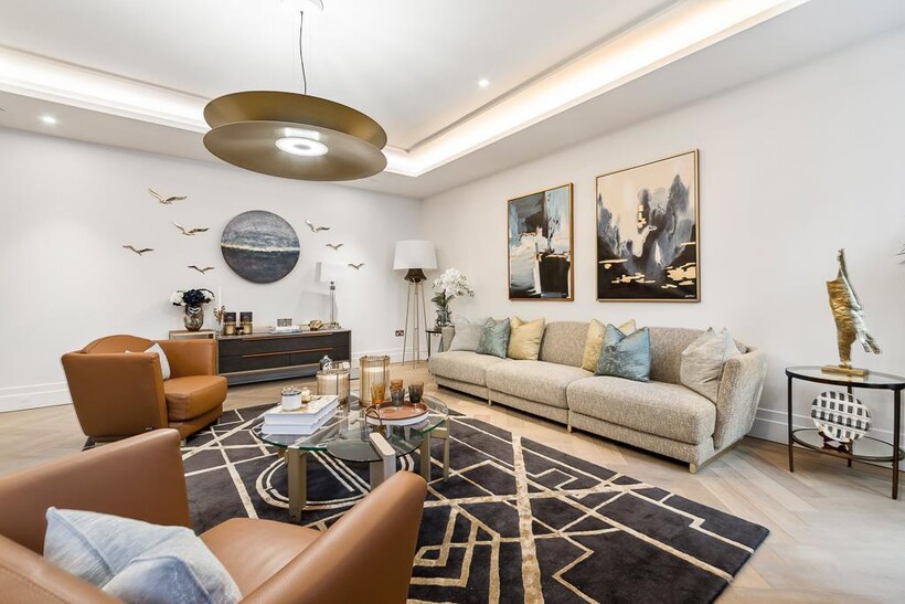 Chelsea Barracks, Belgravia, London... 2 bed flat to rent - £21,450 pcm (£4,950 pw)