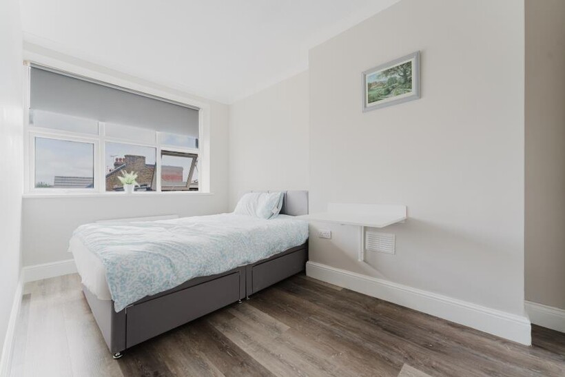 Pitshanger Lane, W5 1QP 1 bed in a house share to rent - £1,250 pcm (£288 pw)