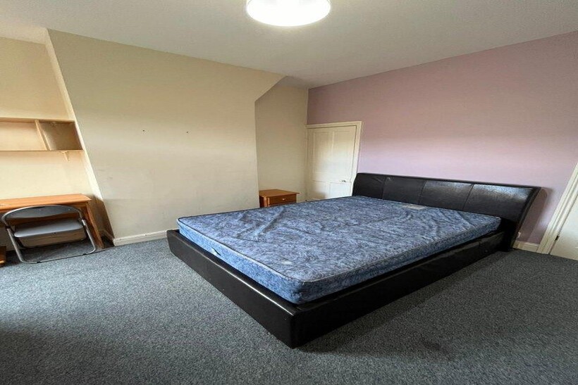 Thornton-road-st4-2bd-992141