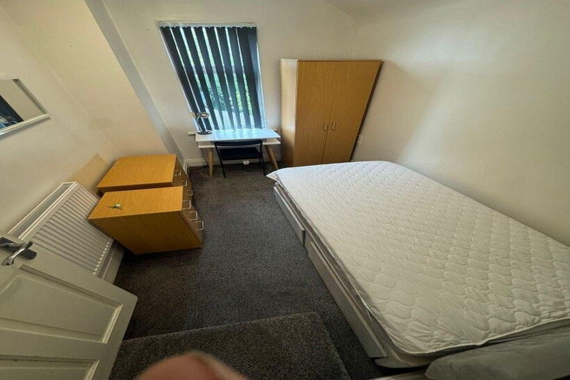 Kimberley-road-st5-9eh-992451