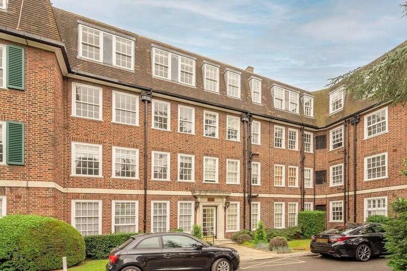 Prince Arthur Road, Hampstead... 2 bed flat to rent - £6,067 pcm (£1,400 pw)
