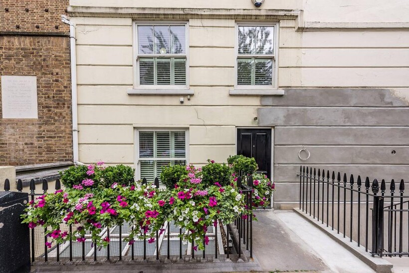 Winchester Street, Pimlico, London, SW1V 3 bed house to rent - £4,910 pcm (£1,133 pw)