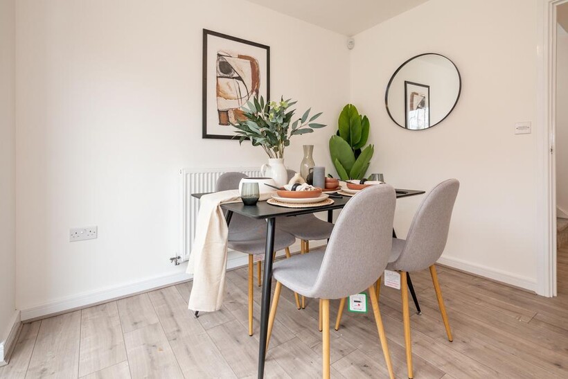 at Strawberry Grange, 7 Strawberry... 4 bed house to rent - £1,545 pcm (£357 pw)