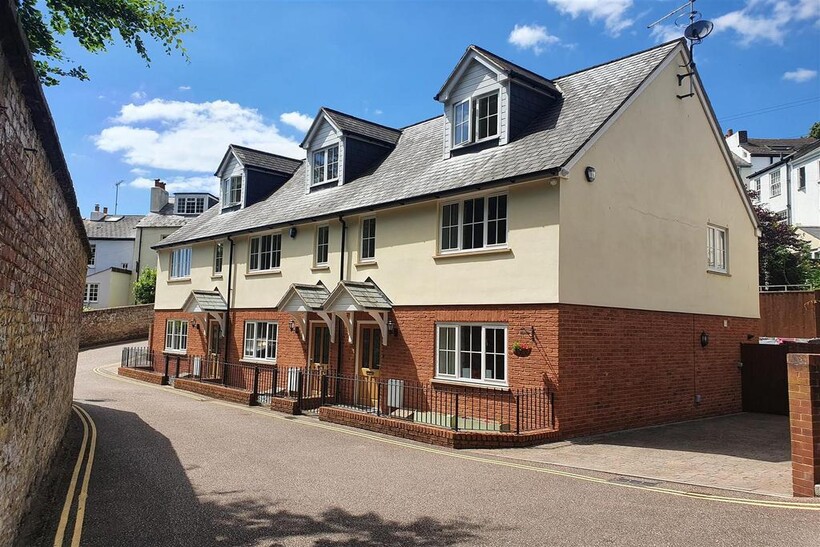 Colleton Grove, Exeter, EX2 4AW 3 bed terraced house to rent - £1,695 pcm (£391 pw)