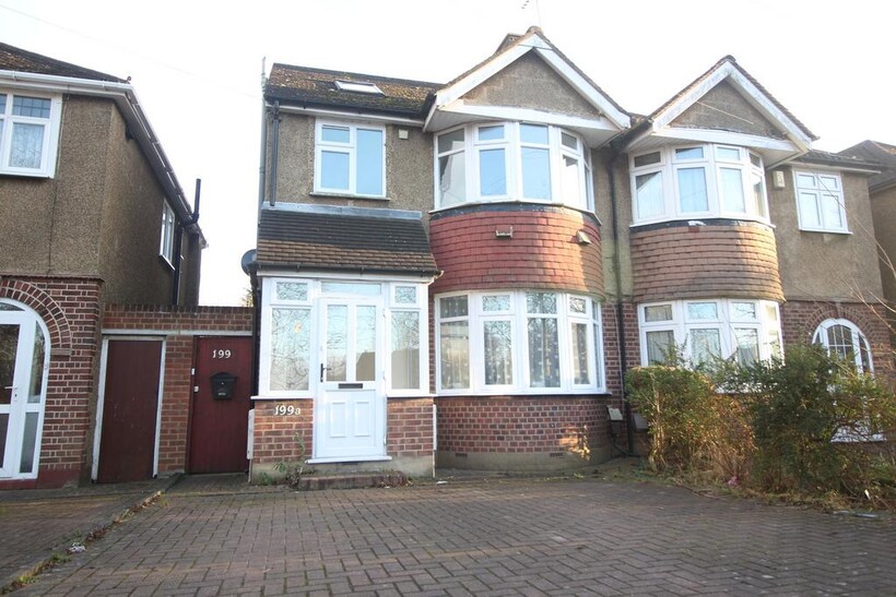 North Approach, Watford WD25 2 bed maisonette to rent - £1,550 pcm (£358 pw)