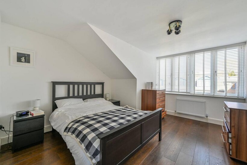 Benson Quay, Wapping, London, E1W 2 bed house to rent - £3,142 pcm (£725 pw)