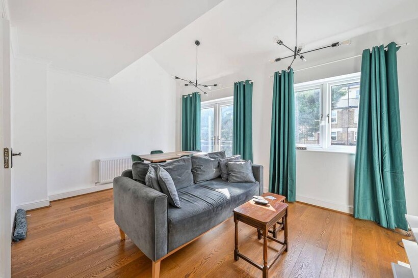 Benson Quay, Wapping, London, E1W 2 bed house to rent - £3,142 pcm (£725 pw)