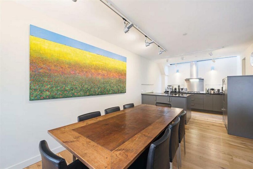 Ennismore Mews, London SW7 4 bed house to rent - £9,304 pcm (£2,147 pw)