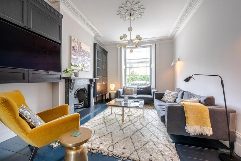 Fitzroy Road, Primrose Hill, London, NW1 5 bed terraced house to rent - £13,997 pcm (£3,230 pw)