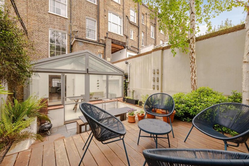 Fitzroy Road, Primrose Hill, London, NW1 5 bed terraced house to rent - £13,997 pcm (£3,230 pw)