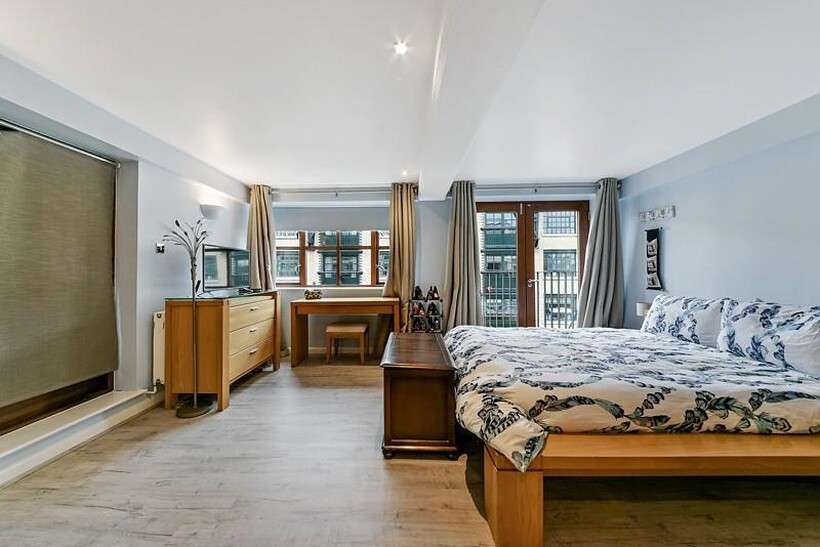 Capstan Court, 24 Wapping Wall... 2 bed flat to rent - £3,098 pcm (£715 pw)