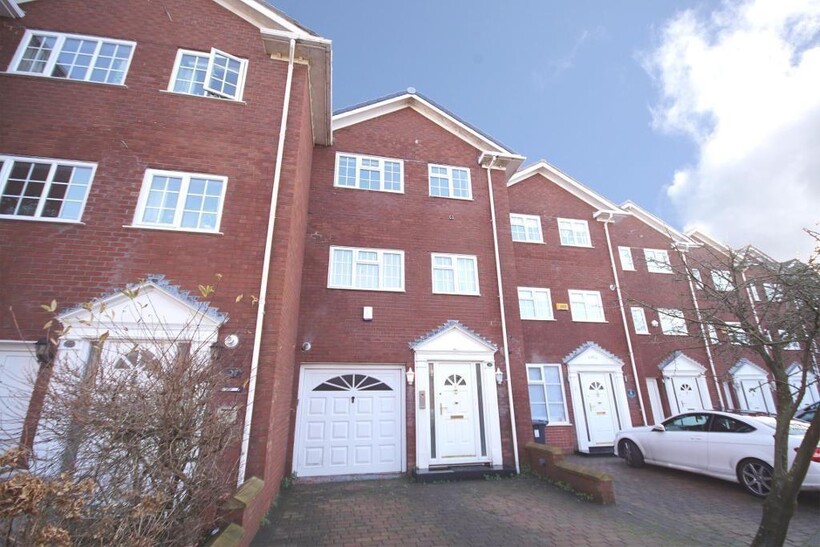 Beach Priory Gardens, Southport PR8 2 bed townhouse to rent - £34,667 pcm (£8,000 pw)