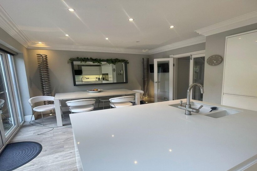 Beach Priory Gardens, Southport PR8 2 bed townhouse to rent - £34,667 pcm (£8,000 pw)