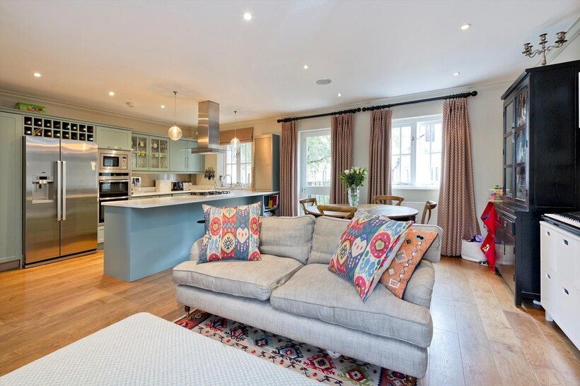 Celbridge Mews, London, W2. 3 bed terraced house to rent - £5,499 pcm (£1,269 pw)