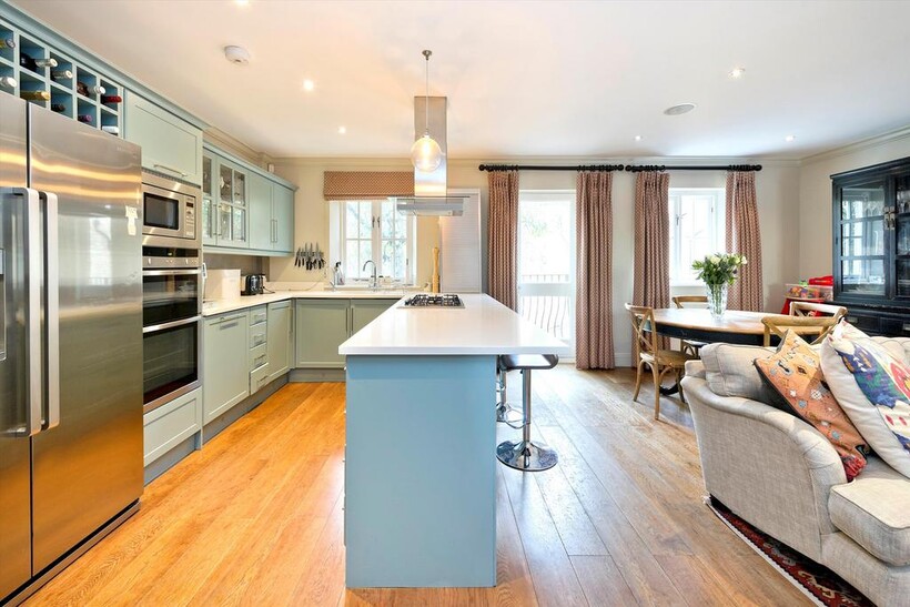 Celbridge Mews, London, W2. 3 bed terraced house to rent - £5,499 pcm (£1,269 pw)