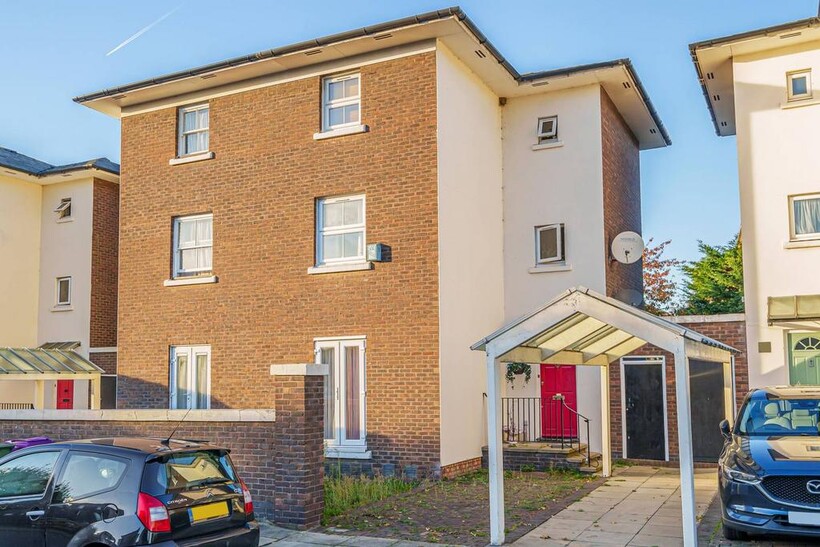 Sextant Avenue, Isle Of Dogs, London... 4 bed house to rent - £4,750 pcm (£1,096 pw)