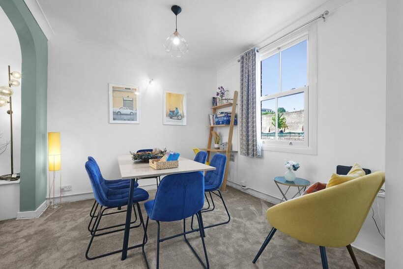 360 RG1 Blakes Cottages 13 3 bed detached house to rent - £4,350 pcm (£1,004 pw)