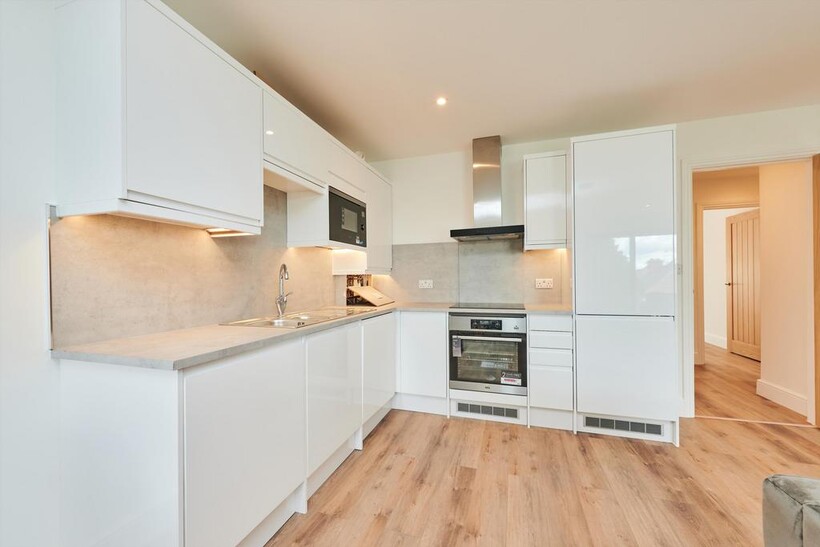 Hendon Way, London, NW4 1 bed flat to rent - £2,249 pcm (£519 pw)