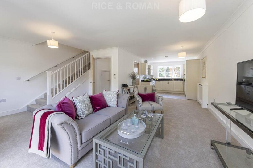 Lynwood Village, Ascot SL5 2 bed retirement property to rent - £3,950 pcm (£912 pw)