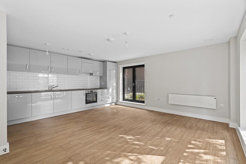 Weavers Yard, Newbury Newbury RG14 2 bed apartment to rent - £1,630 pcm (£376 pw)