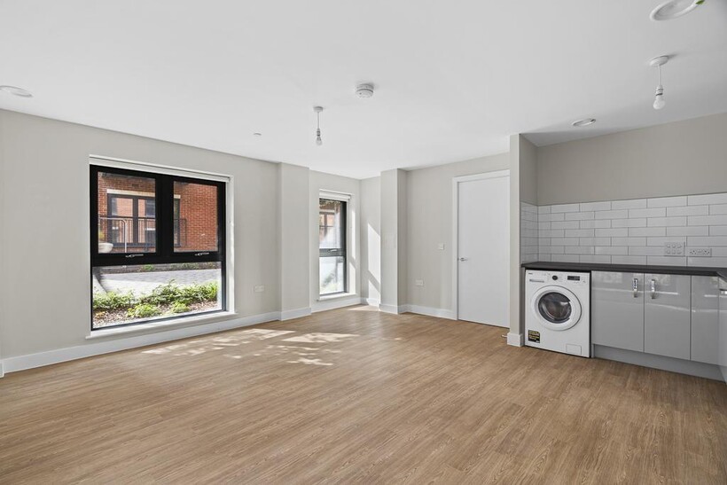 Weavers Yard, Newbury Newbury RG14 2 bed apartment to rent - £1,630 pcm (£376 pw)